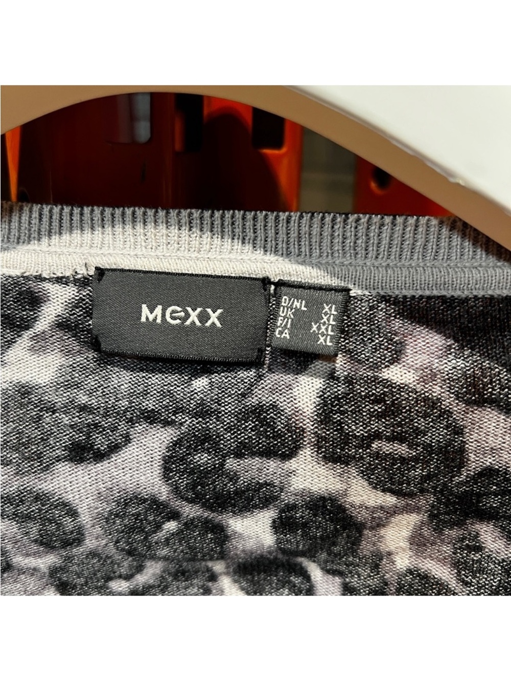 Mexx Black and Gray Patterned
Cardigan - Picture 3 of 3